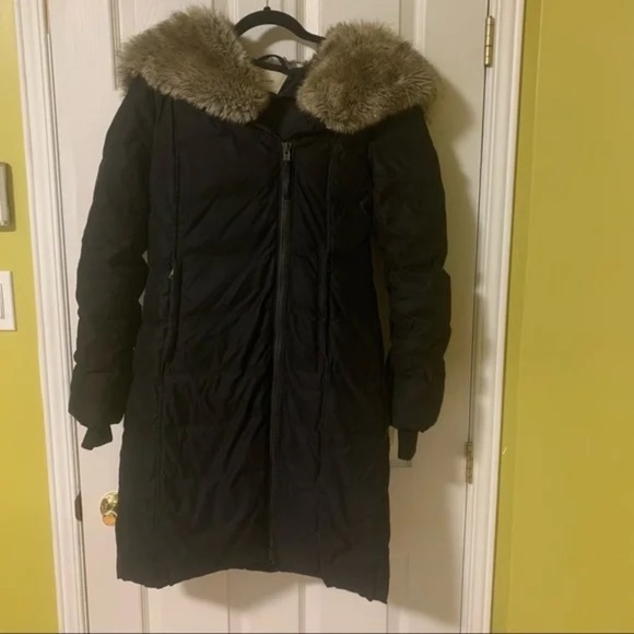Aritzia St. Moritz Parka - Picture 2 of 3